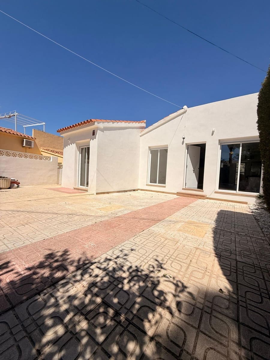 4 soveværelse Semi-Rækkehus til salg i La Nucia med swimmingpool garage - € 393.000 (Ref: 9791015)