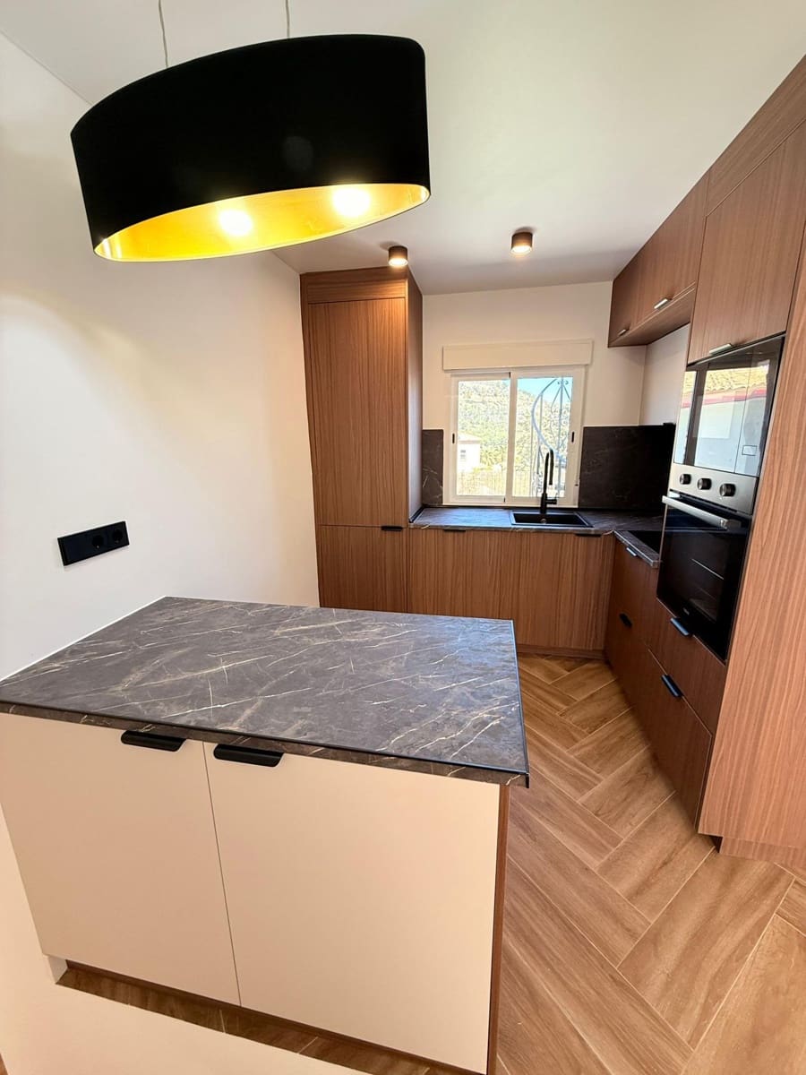 4 soveværelse Semi-Rækkehus til salg i La Nucia med swimmingpool garage - € 393.000 (Ref: 9791015)