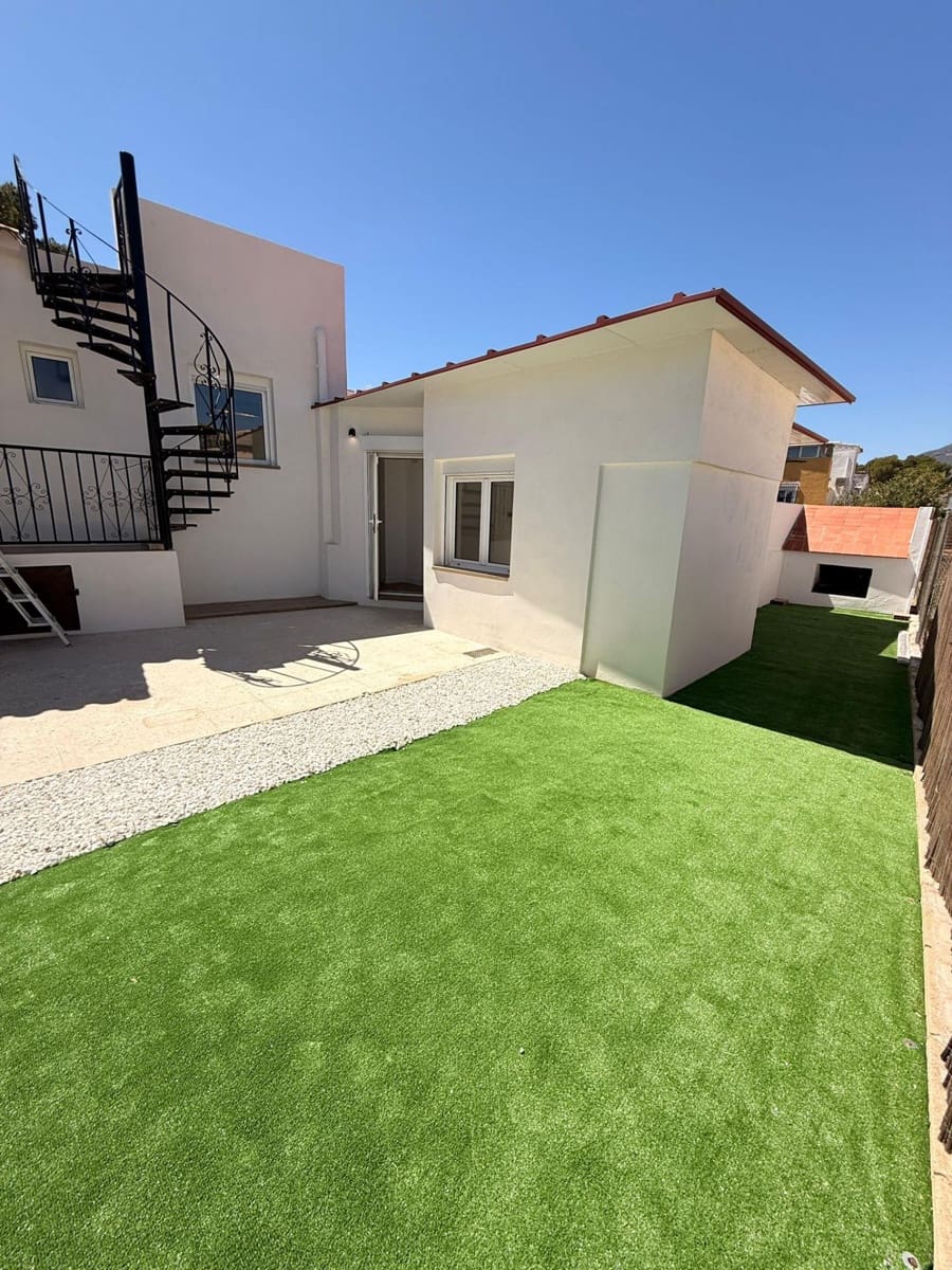 4 soveværelse Semi-Rækkehus til salg i La Nucia med swimmingpool garage - € 393.000 (Ref: 9791015)