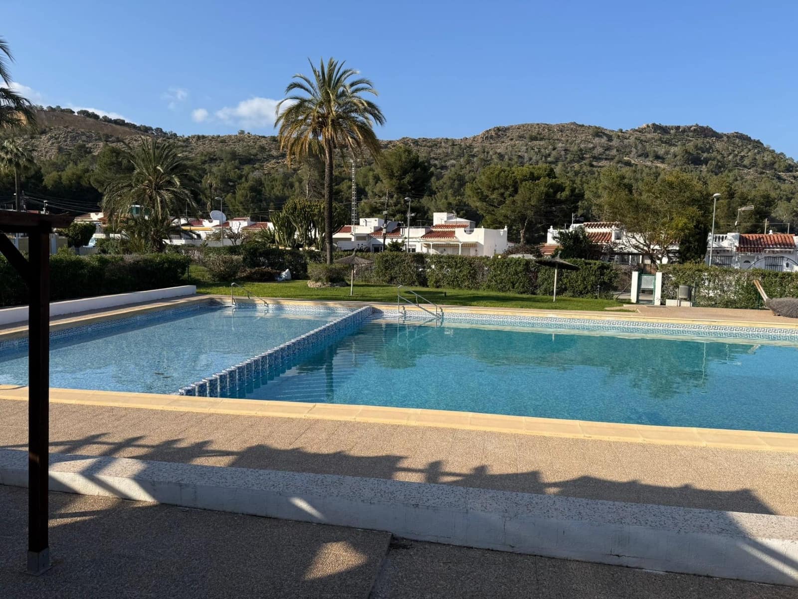 4 soveværelse Semi-Rækkehus til salg i La Nucia med swimmingpool garage - € 393.000 (Ref: 9791015)