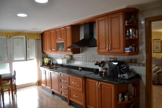 4 sovrum Lägenhet till salu i Elche / Elx med garage - 365 000 € (Ref: 9822897)