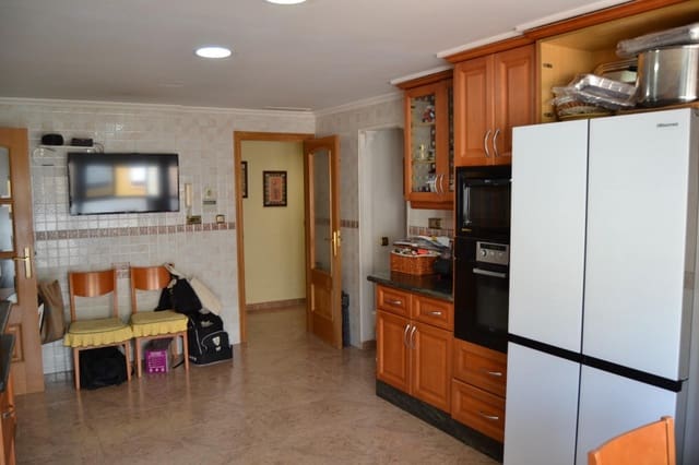 4 sovrum Lägenhet till salu i Elche / Elx med garage - 365 000 € (Ref: 9822897)