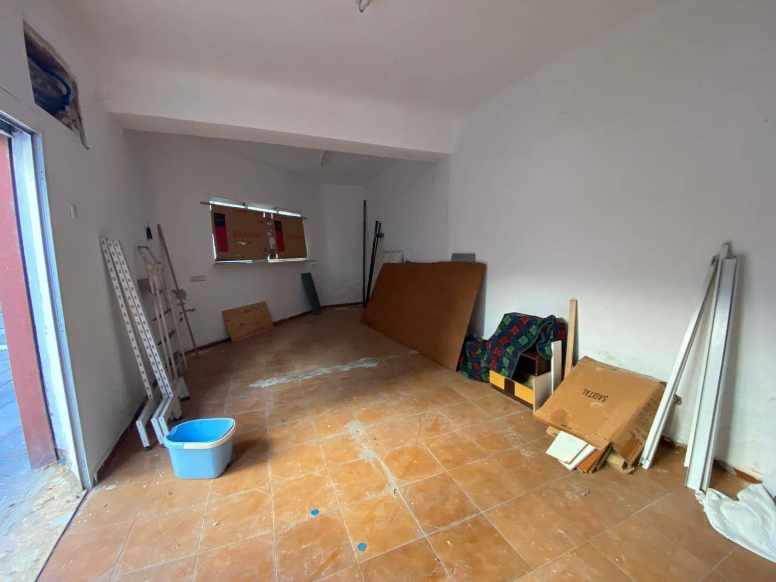 Commercieel te huur in Albaida - € 250 (Ref: 8855254)
