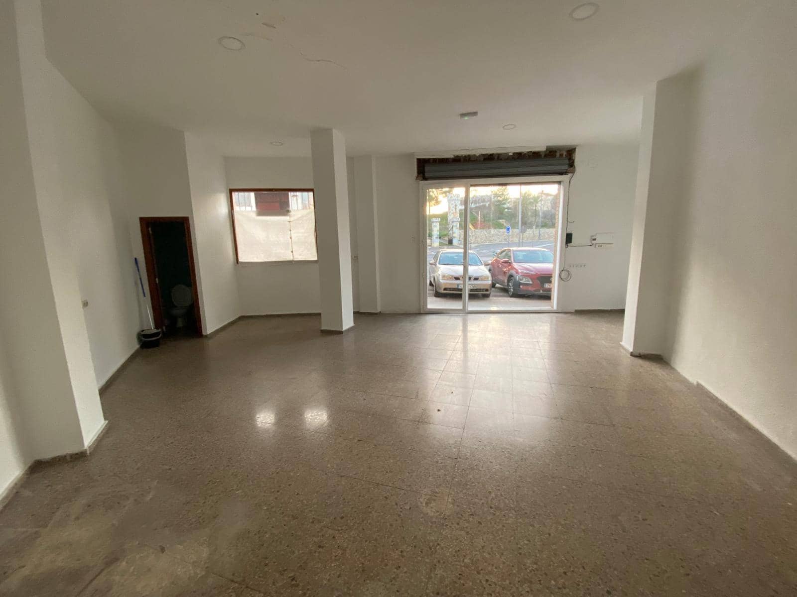 Commercieel te huur in Albaida - € 350 (Ref: 8855289)