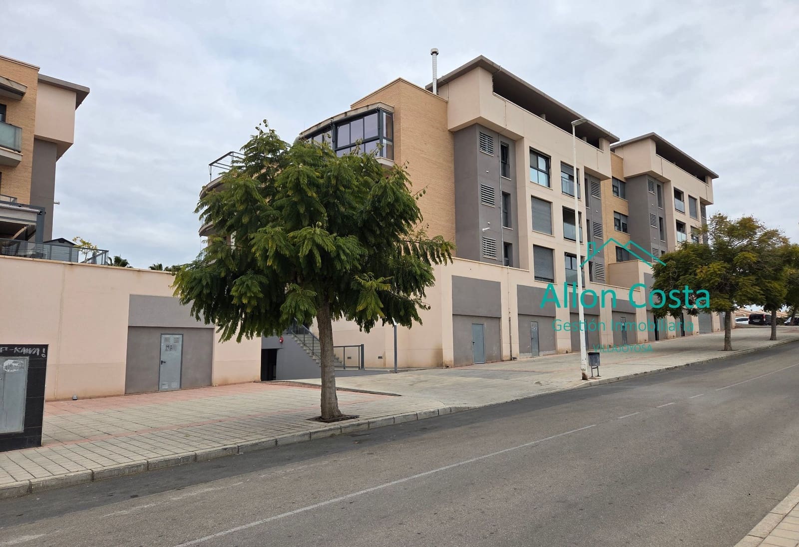 Commercieel te huur in La Villajoyosa / Vila Joiosa - € 450 (Ref: 10088922)