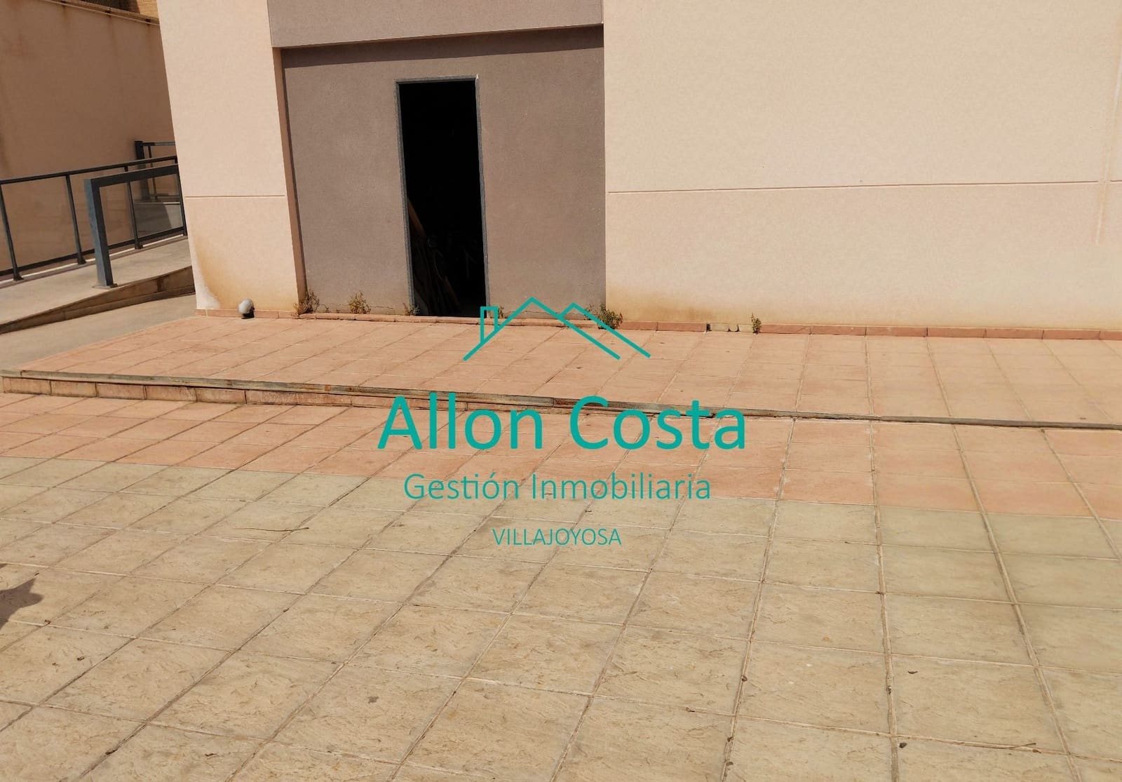 Commercieel te huur in La Villajoyosa / Vila Joiosa - € 450 (Ref: 10088922)