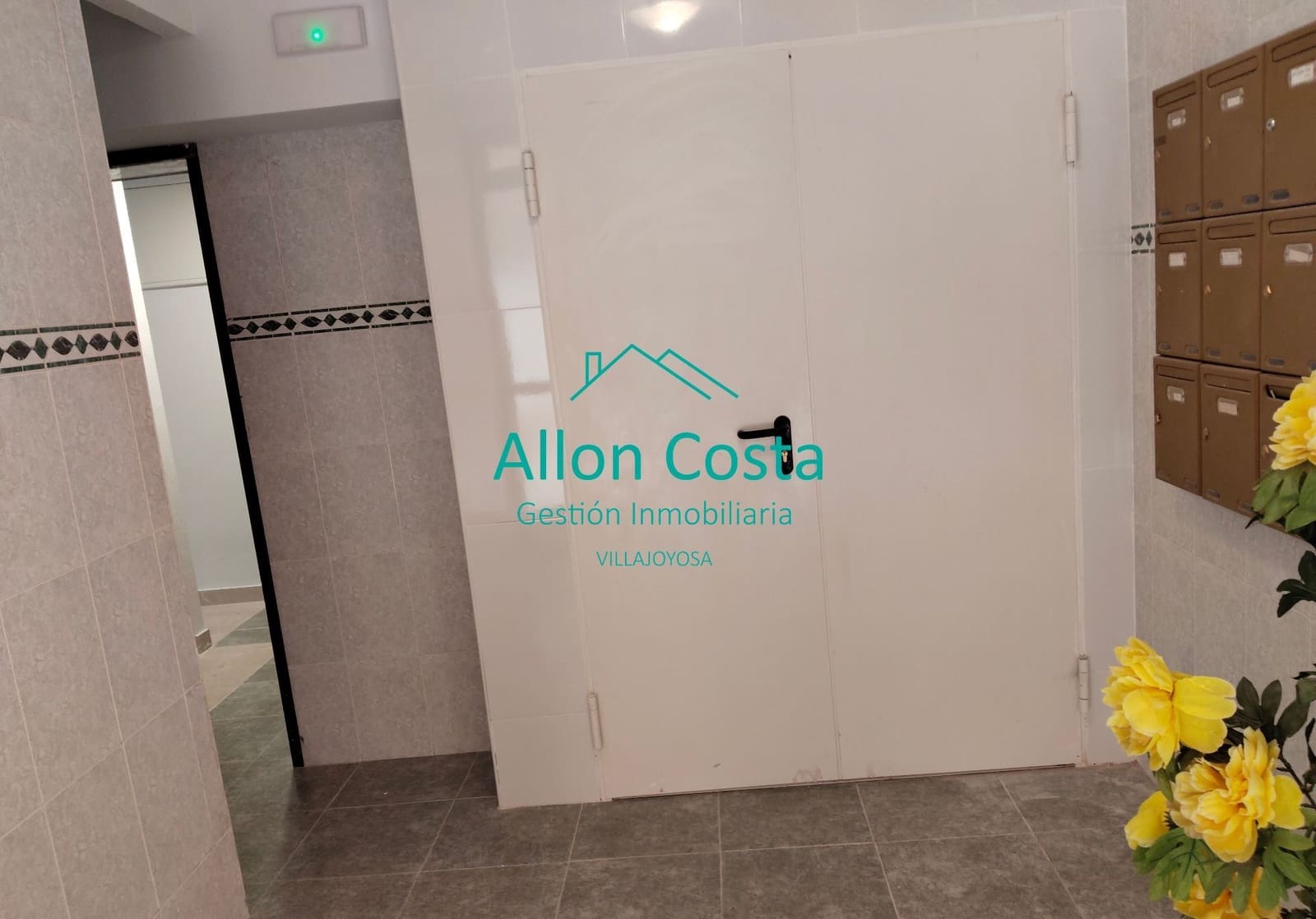 3 bedroom Flat for sale in La Villajoyosa / Vila Joiosa - € 150,000 (Ref: 9918677)