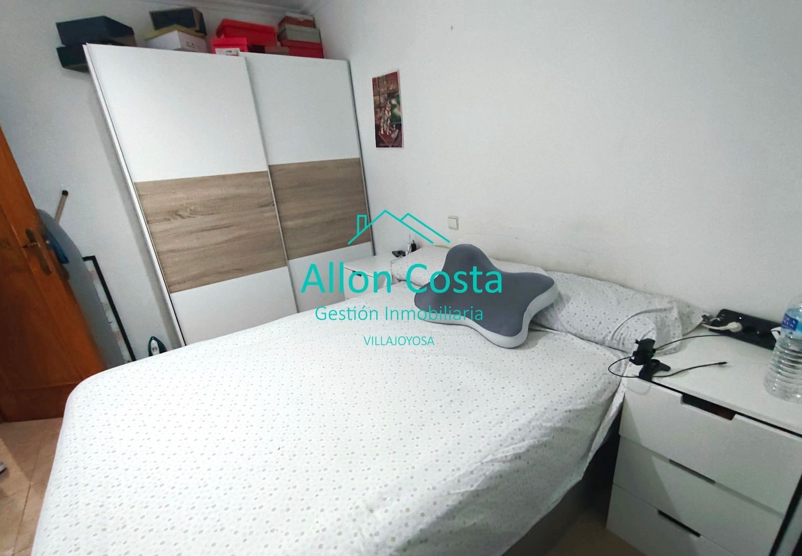 3 bedroom Flat for sale in La Villajoyosa / Vila Joiosa - € 150,000 (Ref: 9918677)