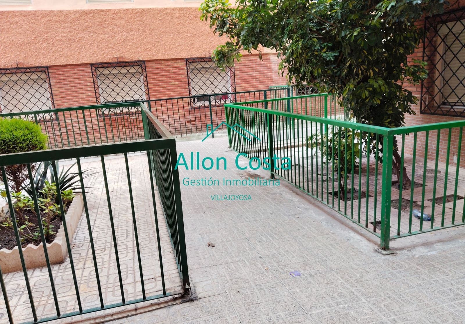 3 bedroom Flat for sale in La Villajoyosa / Vila Joiosa - € 150,000 (Ref: 9918677)