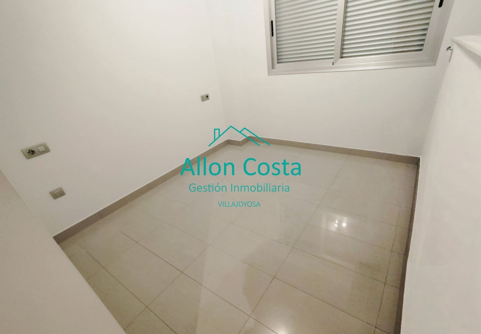 4 makuuhuone Asunto vuokrattavana paikassa La Villajoyosa / Vila Joiosa mukana uima-altaan 
autotalli - 1 300 € (Ref: 9918691)