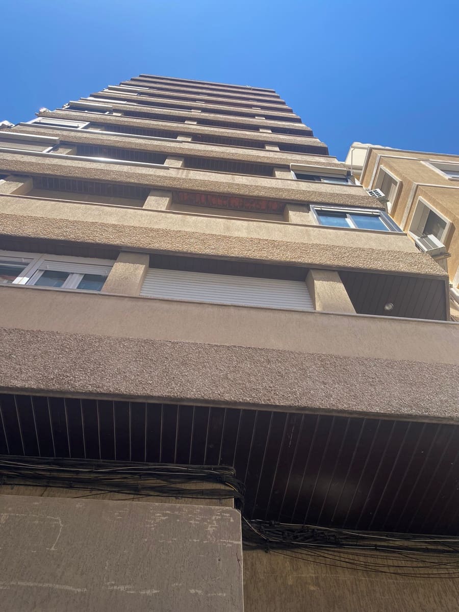 3 bedroom Flat for sale in La Villajoyosa / Vila Joiosa - € 178,000 (Ref: 9918693)