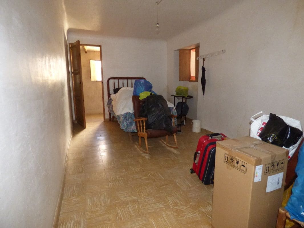 7 sovrum Semi-fristående Villa till salu i Relleu - 120 000 € (Ref: 9918700)