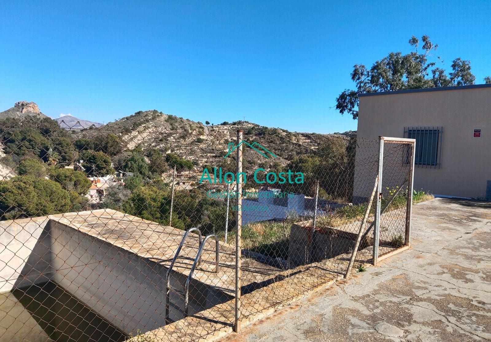 4 bedroom Finca/Country House for sale in La Villajoyosa / Vila Joiosa with pool - € 252,000 (Ref: 9918708)