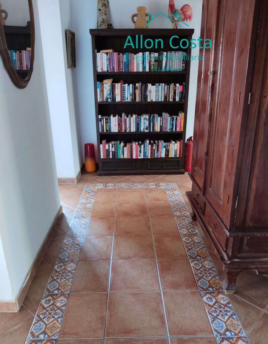 8 bedroom Villa for sale in La Nucia with pool garage - € 621,000 (Ref: 9918711)