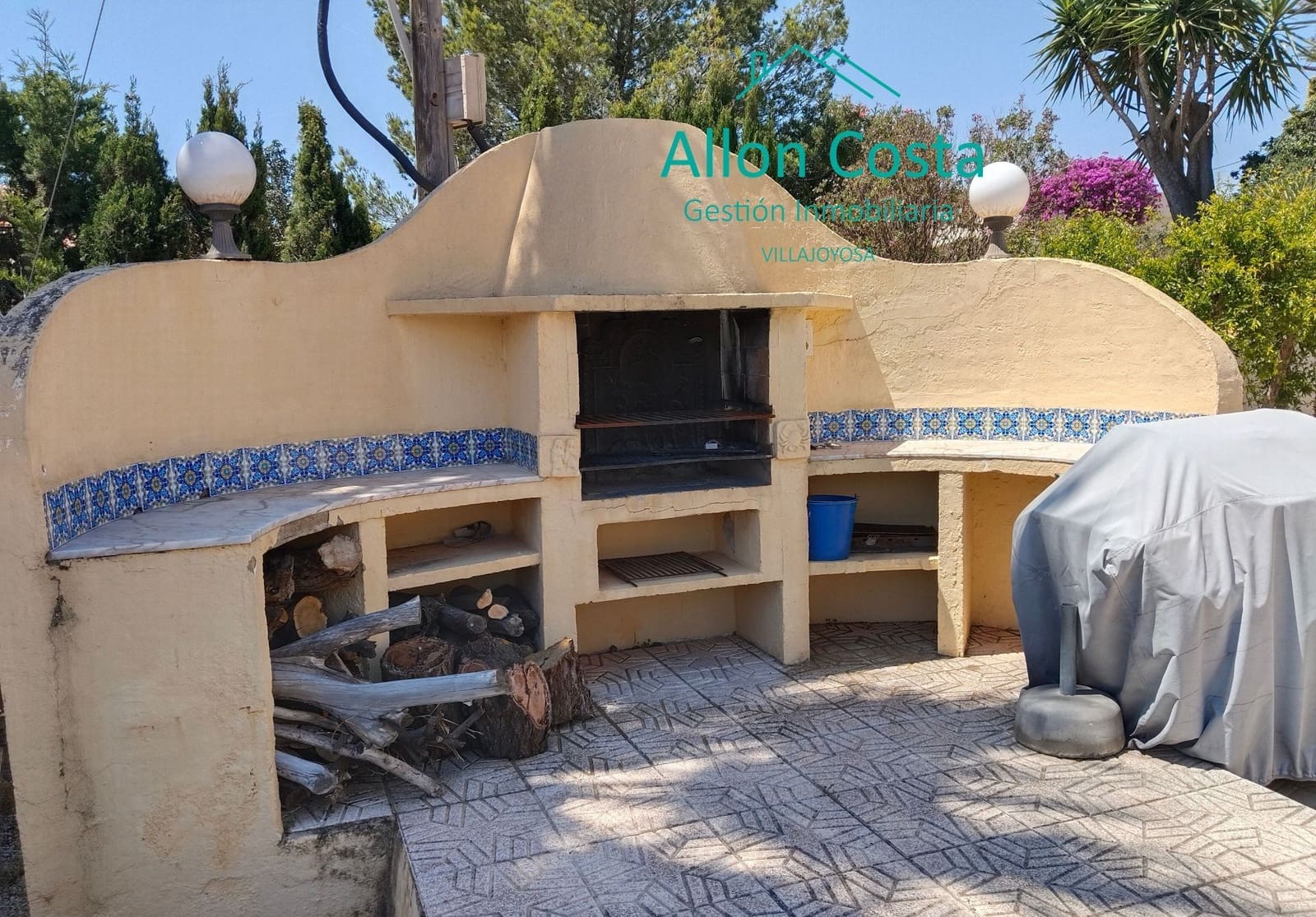 8 bedroom Villa for sale in La Nucia with pool garage - € 621,000 (Ref: 9918711)