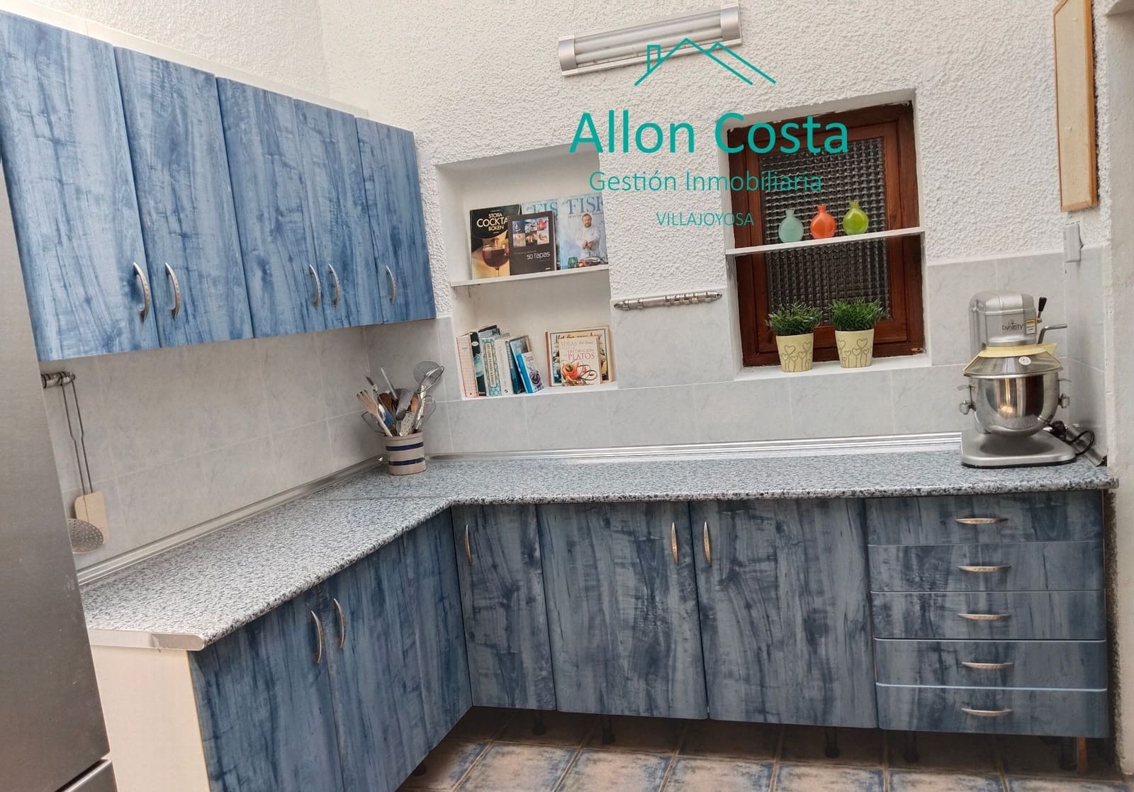 8 bedroom Villa for sale in La Nucia with pool garage - € 621,000 (Ref: 9918711)