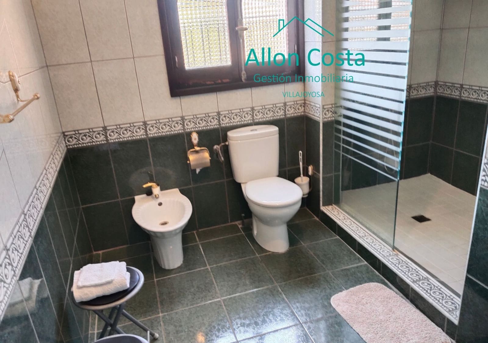 8 bedroom Villa for sale in La Nucia with pool garage - € 621,000 (Ref: 9918711)
