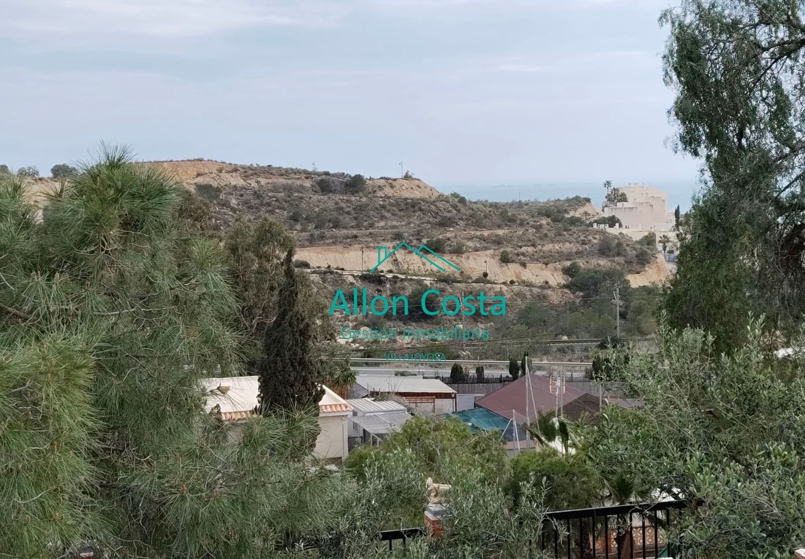 4 quarto Moradia Geminada para venda em El Campello - 285 000 € (Ref: 9918715)