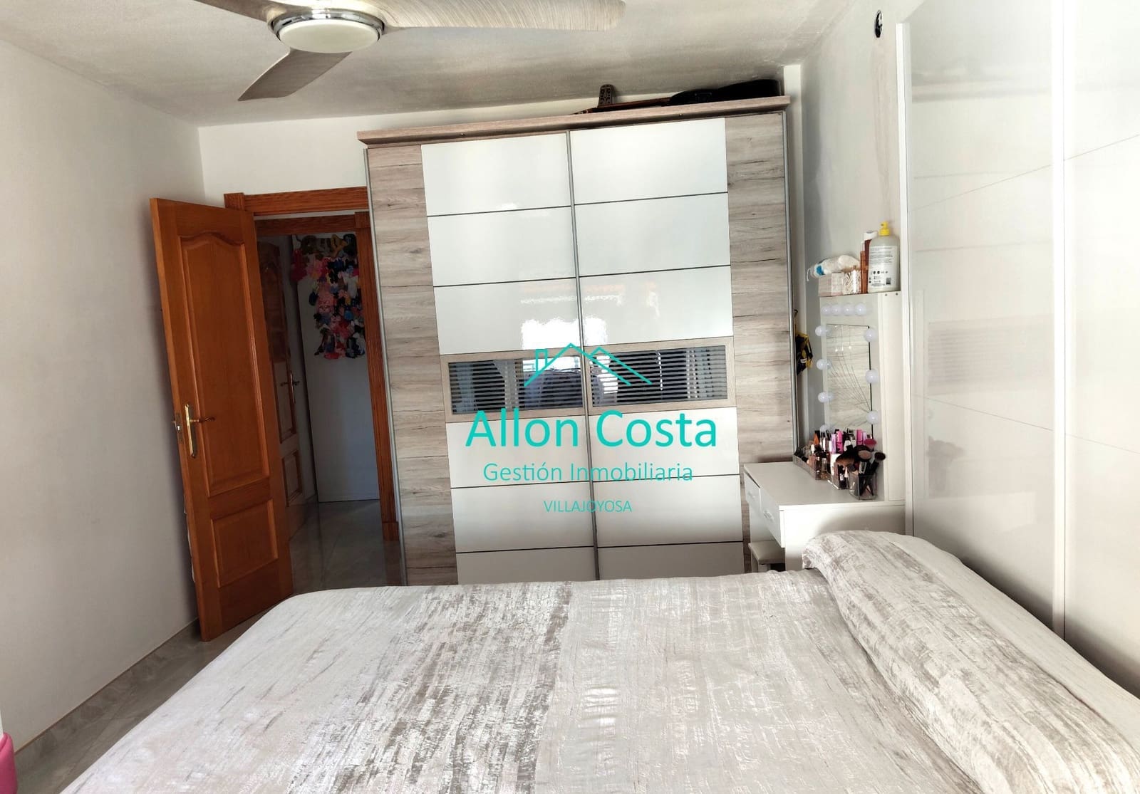 3 bedroom Flat for sale in La Villajoyosa / Vila Joiosa - € 260,000 (Ref: 9918728)
