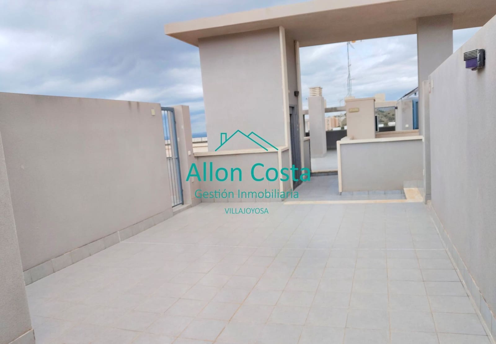 3 bedroom Flat for sale in La Villajoyosa / Vila Joiosa with pool garage - € 285,000 (Ref: 9962134)