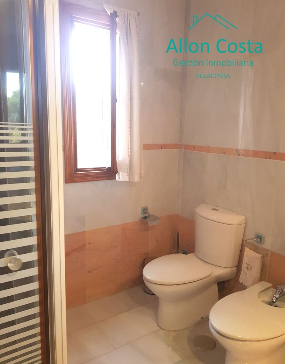 5 bedroom Bungalow for sale in La Villajoyosa / Vila Joiosa with garage - € 345,000 (Ref: 9964914)