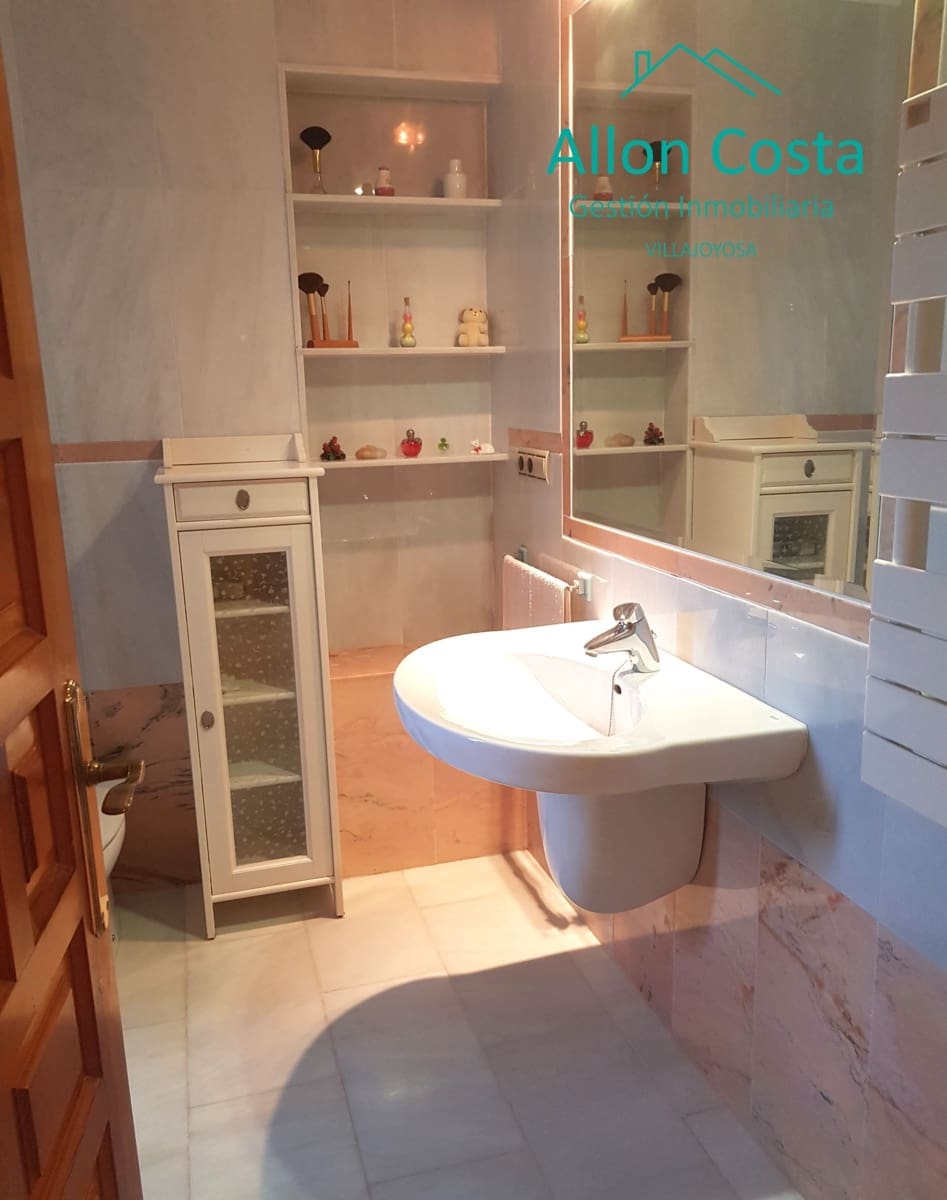 5 bedroom Bungalow for sale in La Villajoyosa / Vila Joiosa with garage - € 345,000 (Ref: 9964914)