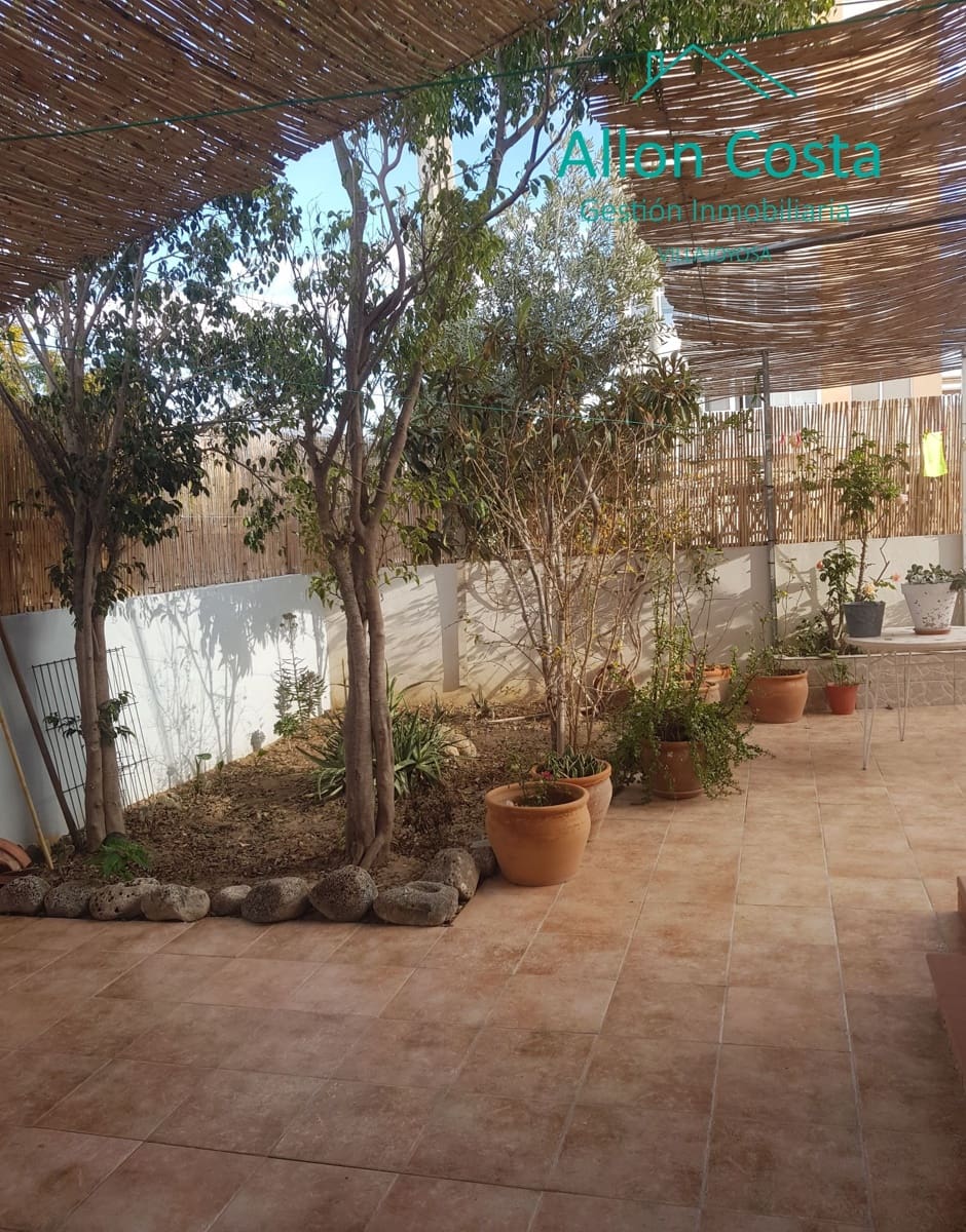 5 bedroom Bungalow for sale in La Villajoyosa / Vila Joiosa with garage - € 345,000 (Ref: 9964914)