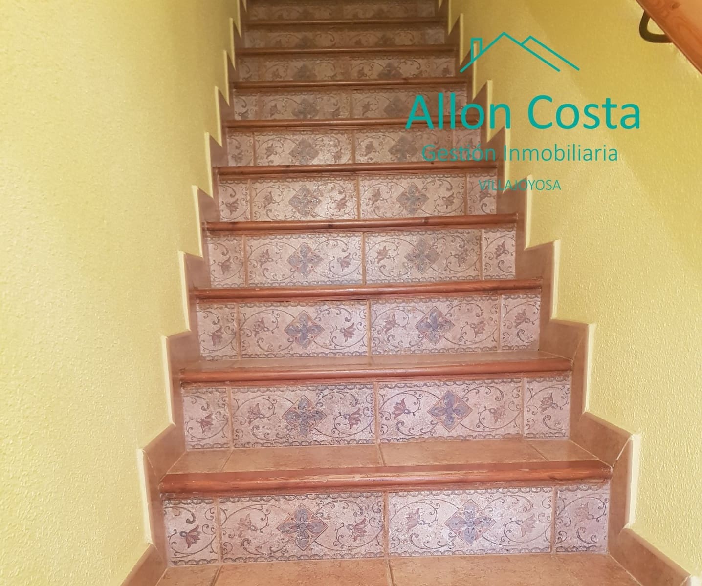 5 bedroom Bungalow for sale in La Villajoyosa / Vila Joiosa with garage - € 345,000 (Ref: 9964914)