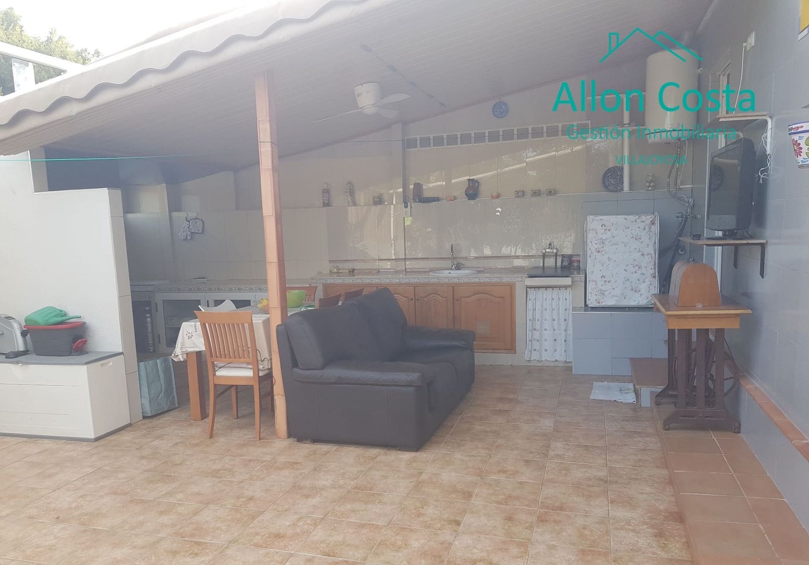 5 bedroom Bungalow for sale in La Villajoyosa / Vila Joiosa with garage - € 345,000 (Ref: 9964914)