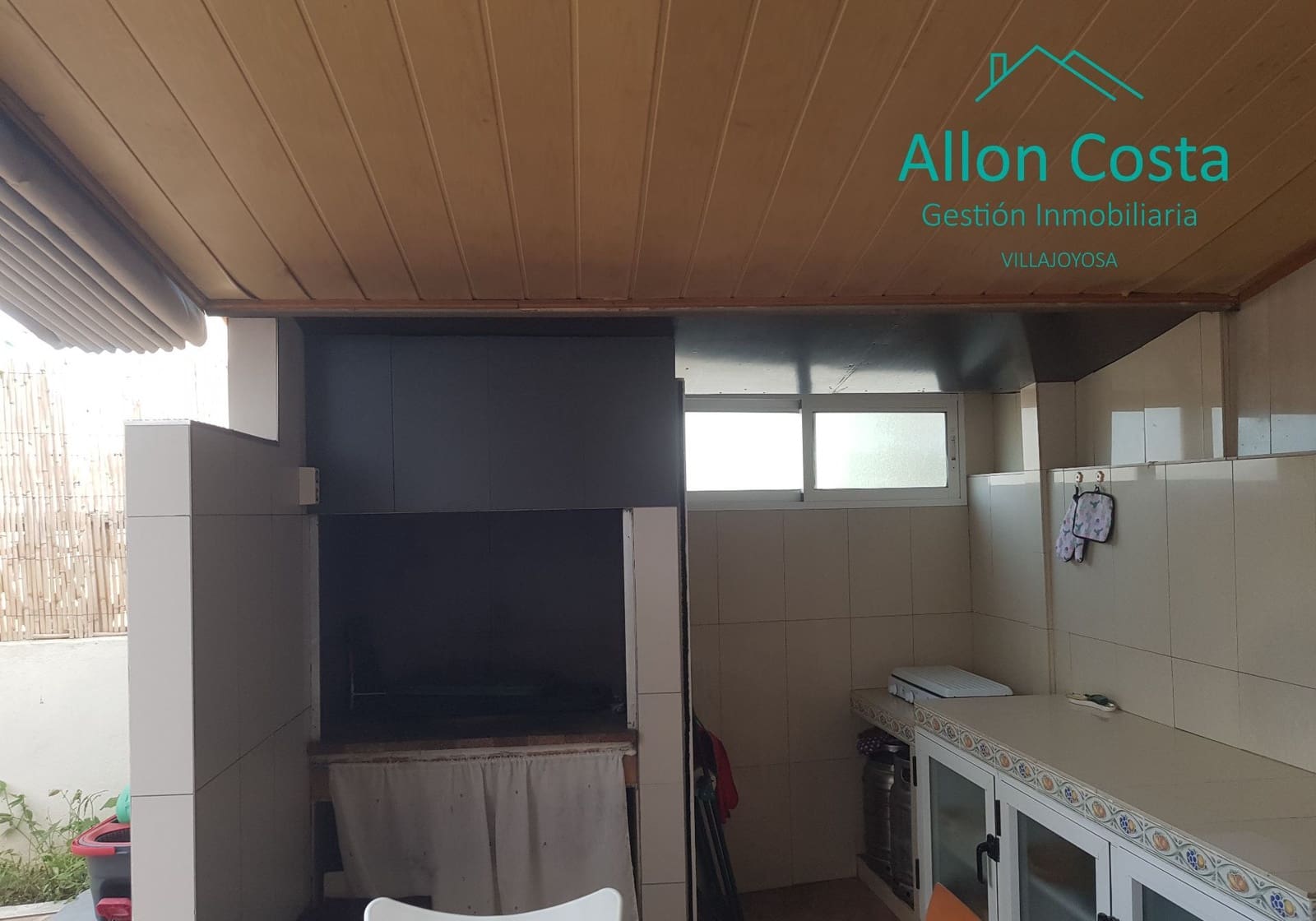 5 bedroom Bungalow for sale in La Villajoyosa / Vila Joiosa with garage - € 345,000 (Ref: 9964914)