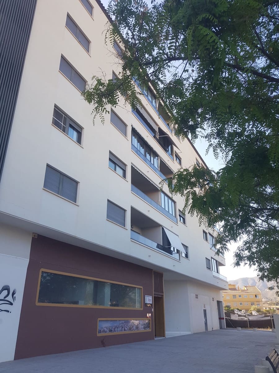 Commercial for sale in La Villajoyosa / Vila Joiosa - € 187,000 (Ref: 9964917)