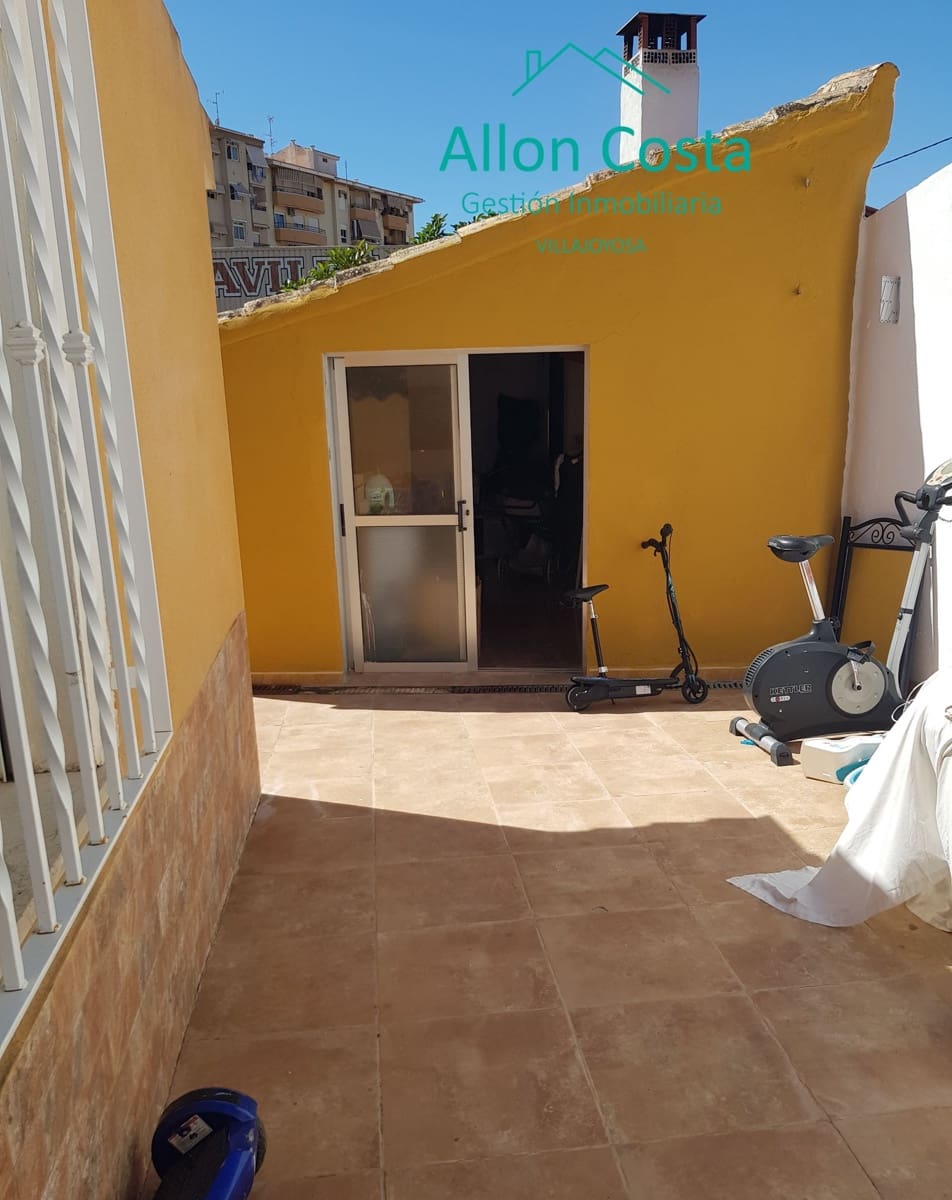2 bedroom Semi-detached Villa for sale in La Villajoyosa / Vila Joiosa with garage - € 400,000 (Ref: 9964923)