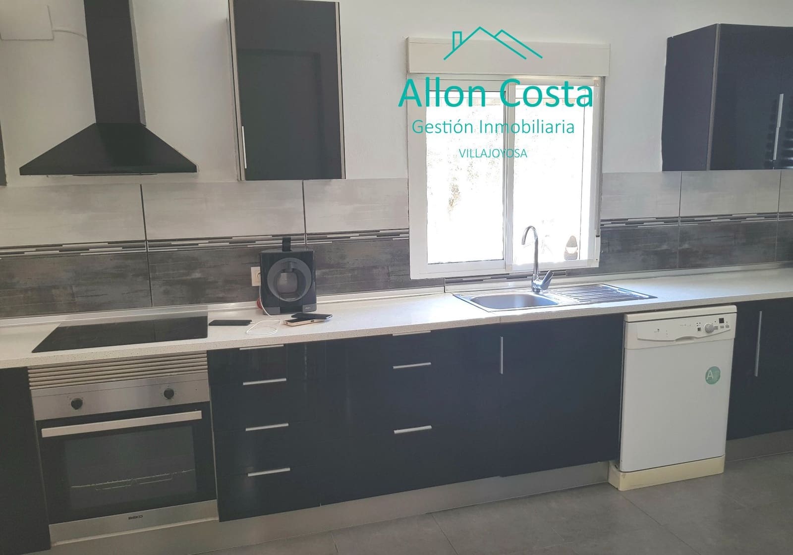 2 bedroom Semi-detached Villa for sale in La Villajoyosa / Vila Joiosa with garage - € 400,000 (Ref: 9964923)