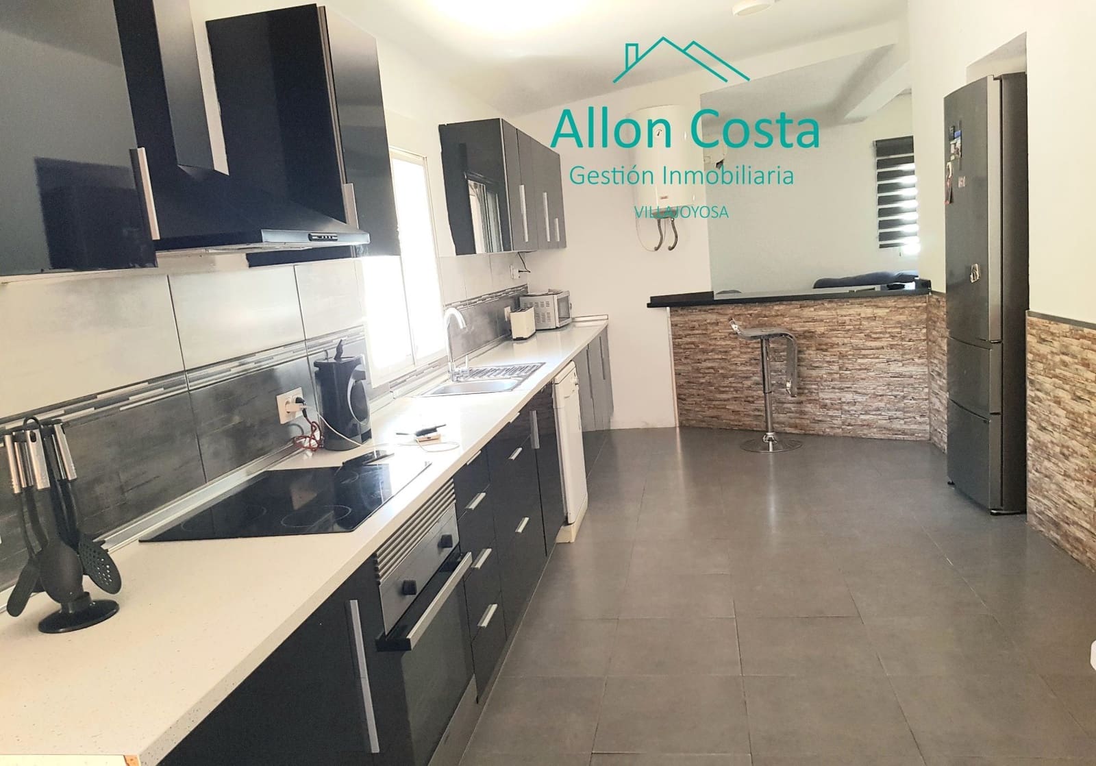 2 bedroom Semi-detached Villa for sale in La Villajoyosa / Vila Joiosa with garage - € 400,000 (Ref: 9964923)