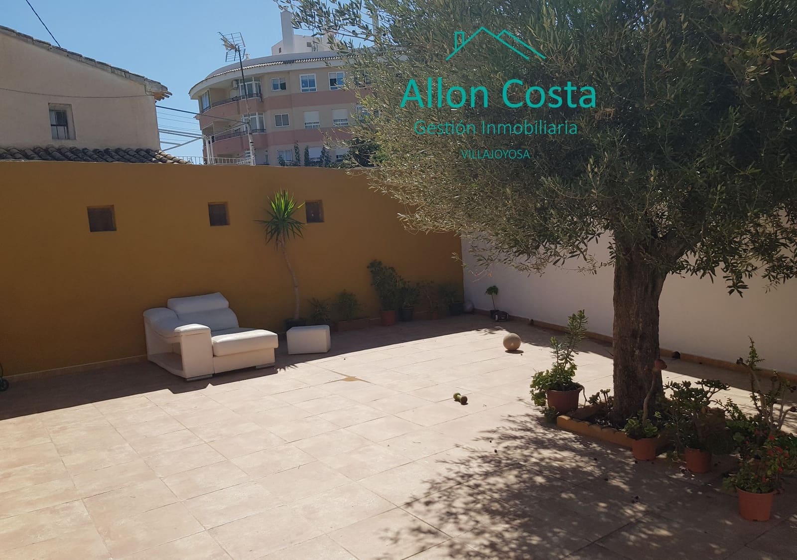 2 bedroom Semi-detached Villa for sale in La Villajoyosa / Vila Joiosa with garage - € 400,000 (Ref: 9964923)