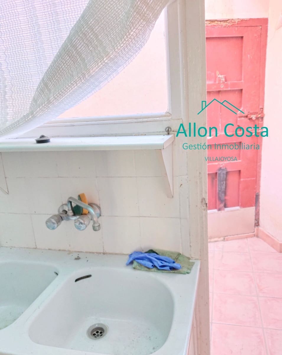 2 bedroom Semi-detached Villa for sale in La Villajoyosa / Vila Joiosa - € 130,000 (Ref: 9964924)