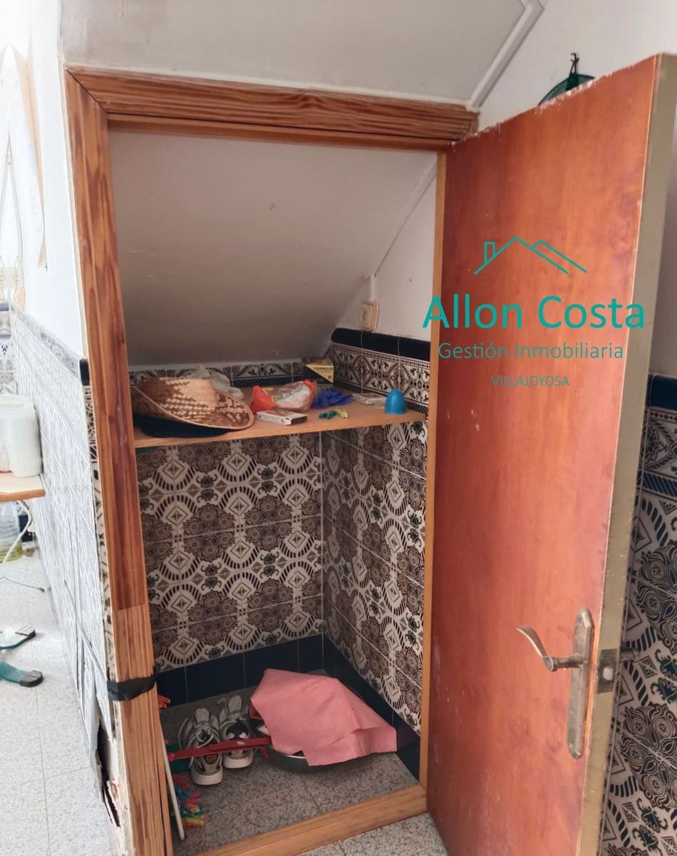 2 bedroom Semi-detached Villa for sale in La Villajoyosa / Vila Joiosa - € 130,000 (Ref: 9964924)