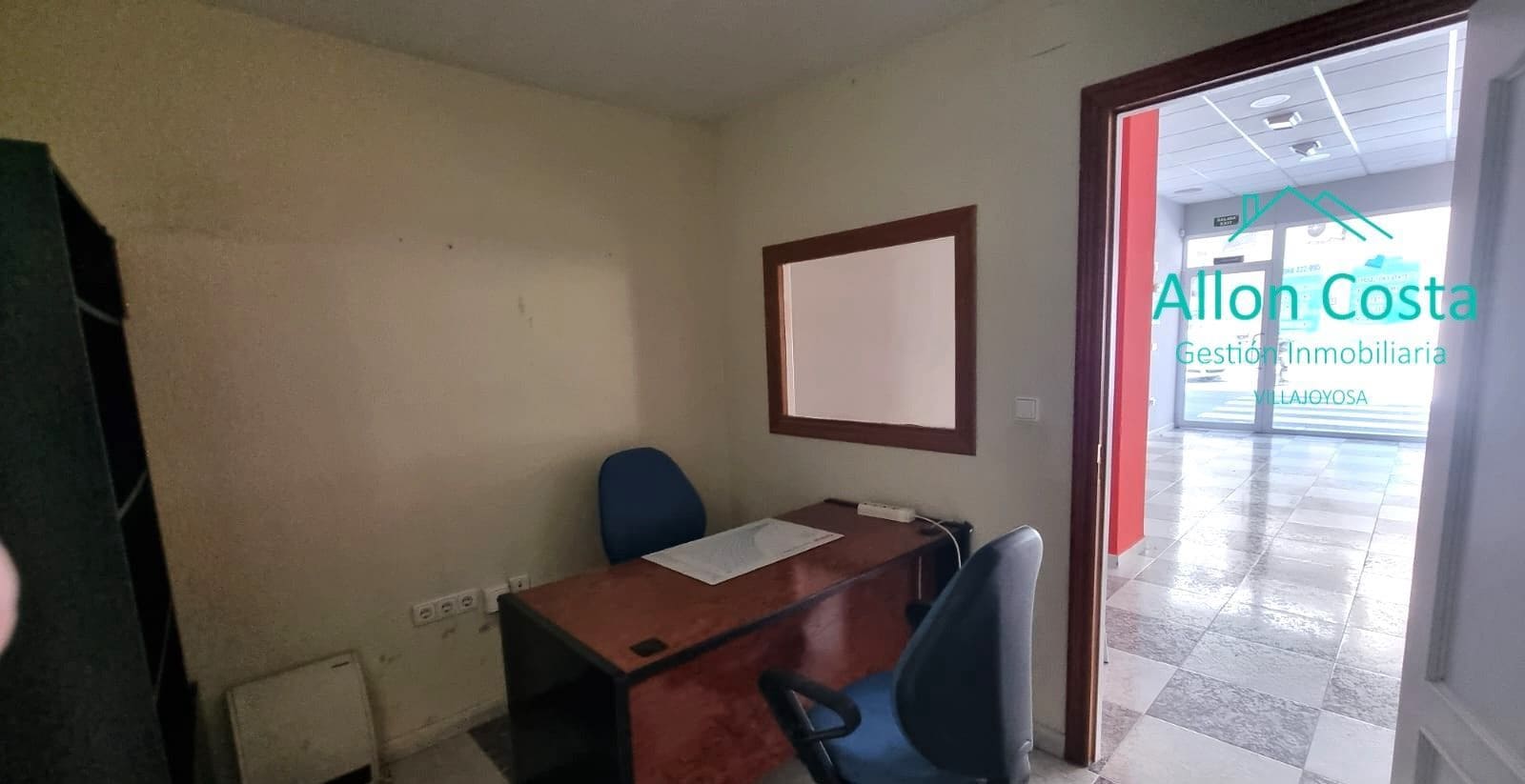 Kaupallinen myytävänä paikassa La Villajoyosa / Vila Joiosa - 155 000 € (Ref: 9964925)