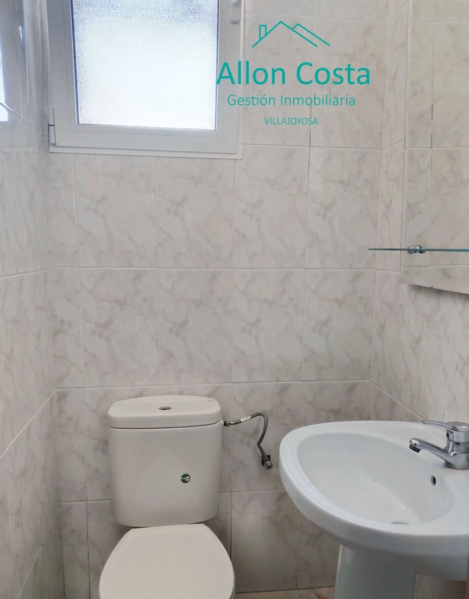 3 bedroom Flat for sale in La Villajoyosa / Vila Joiosa - € 160,000 (Ref: 9964926)