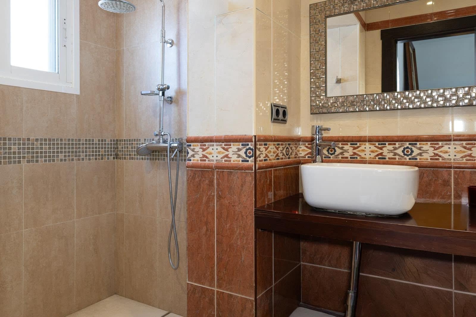 2 quarto Moradia para venda em Marbella com piscina garagem - 645 000 € (Ref: 10017035)