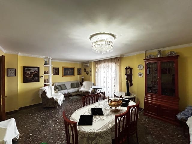 4 soveværelse Byhus til salg i Andújar - € 139.900 (Ref: 10175348)