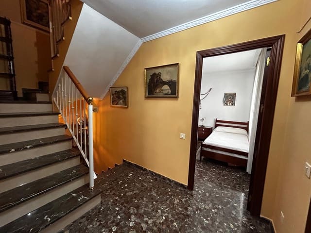 4 soveværelse Byhus til salg i Andújar - € 139.900 (Ref: 10175348)