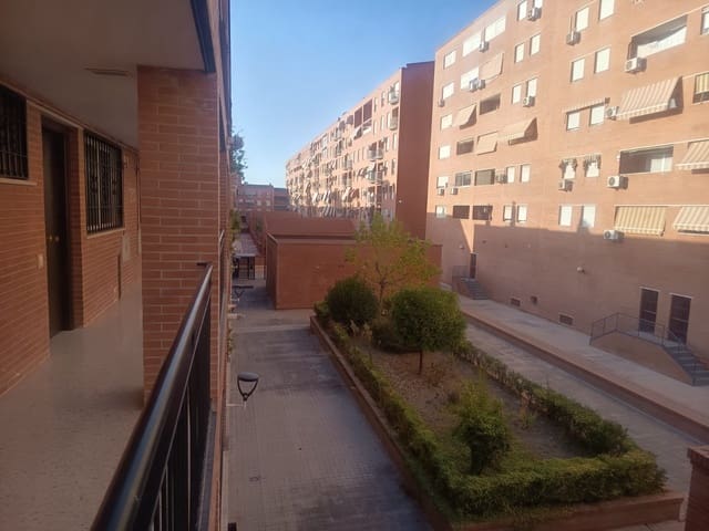 4 chambre Appartement à vendre à Grenade ville avec garage - 219 900 € (Ref: 10175371)