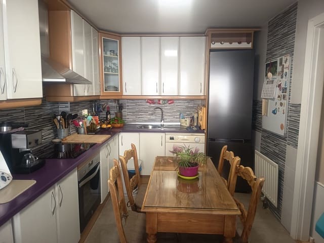 4 chambre Appartement à vendre à Grenade ville avec garage - 219 900 € (Ref: 10175371)