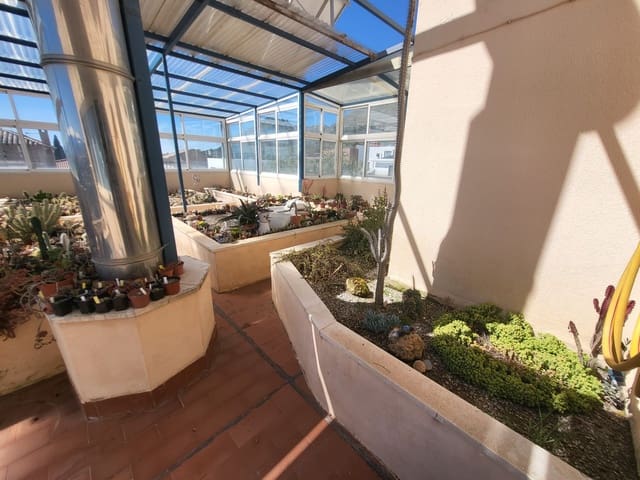 Villa til salgs i Albolote med svømmebasseng garasje - € 410 000 (Ref: 10175380)