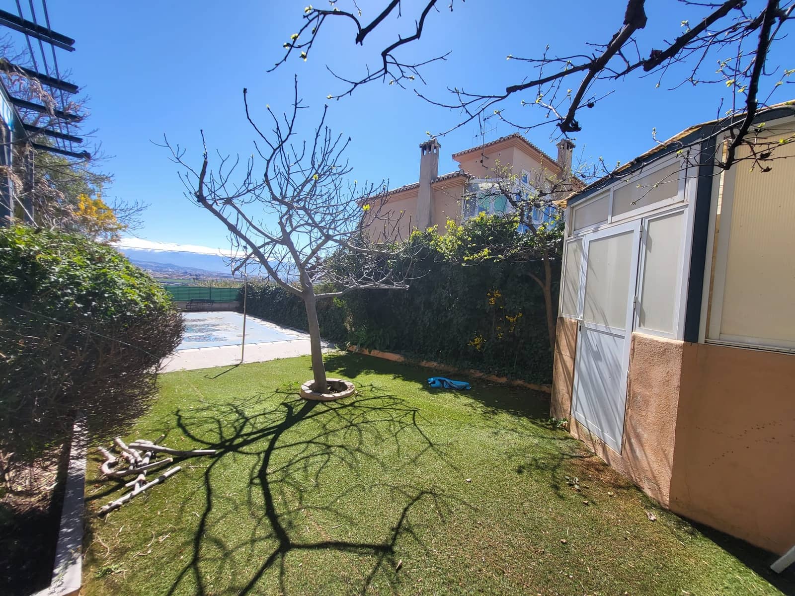 Villa til salgs i Albolote med svømmebasseng garasje - € 410 000 (Ref: 10175380)