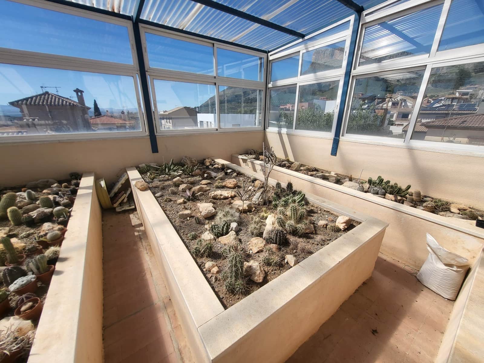 Villa til salgs i Albolote med svømmebasseng garasje - € 410 000 (Ref: 10175380)