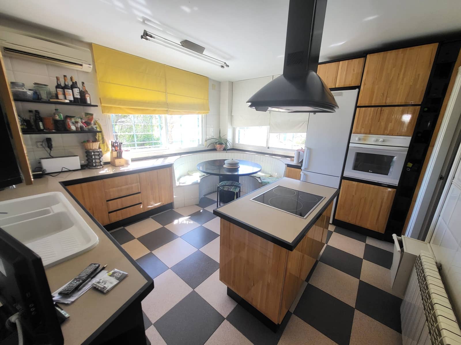 Villa til salgs i Albolote med svømmebasseng garasje - € 410 000 (Ref: 10175380)
