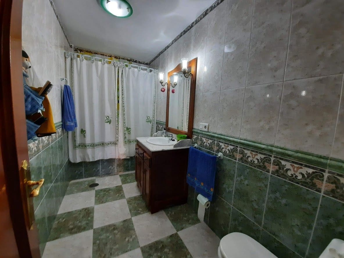 5 quarto Moradia para venda em Moclin com piscina garagem - 425 000 € (Ref: 10175575)