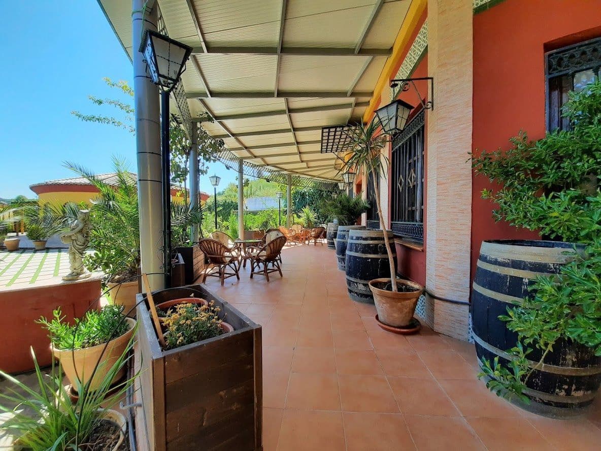 5 quarto Moradia para venda em Moclin com piscina garagem - 425 000 € (Ref: 10175575)